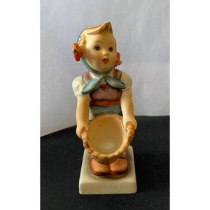 Hummel "Little Helper" - 73 TMK2   READ - 4 1/2"Tall